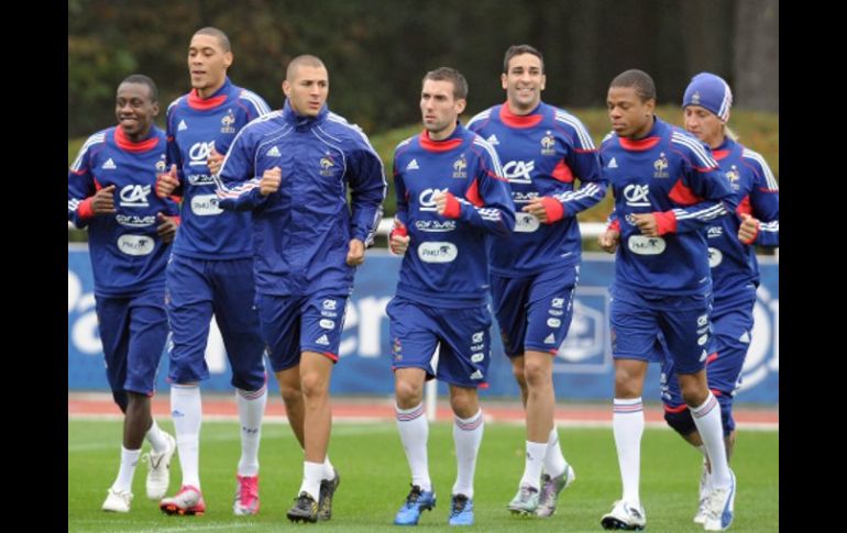 Los jugadores de la Selección francesa realizan una sesión de entrenamientos. AFP  /