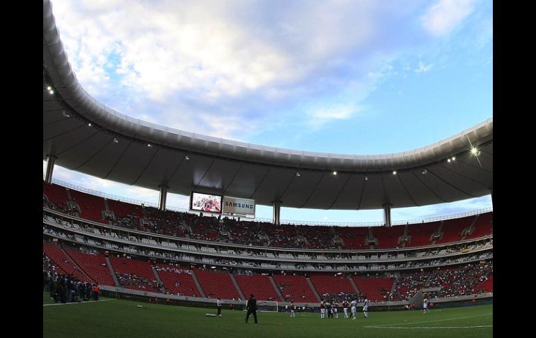 El Estadio Omnilife ha tenido bajas entradas desde su inauguración. MEXSPORT  /