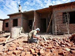 El presidente del Colegio de Arquitectos de Jalisco señaló que las viviendas son construidas en forma improvisada. ARCHIVO  /