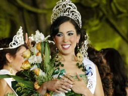 Después de varios meses de preparación, Alejandra Lizbeth Hernández Rodríguez fue elegida Reina de las Fiestas de Octubre 2010.E.BARRER  /