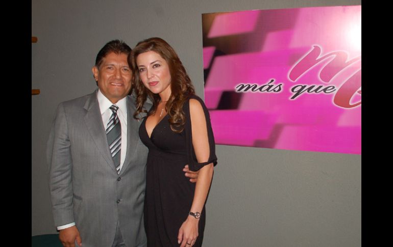 La actual esposa de Osorio, Emireth Rivera es la encargada de la conducción del programa. NOTIMEX  /