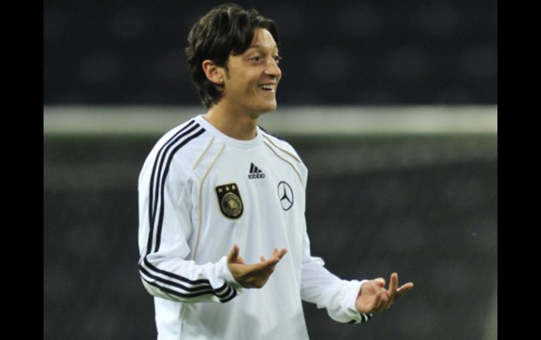 Mesut Özil disfruta los entrenamientos de la Selección de Alemania. AFP  /