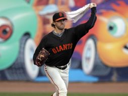 Barry Zito no podrá ver acción en la Serie Divisional ante los Bravos de Atlanta. AP  /