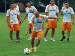 Los integrantes del equipo de Jaguares se preparan para su próximo partido. MEXSPORT  /