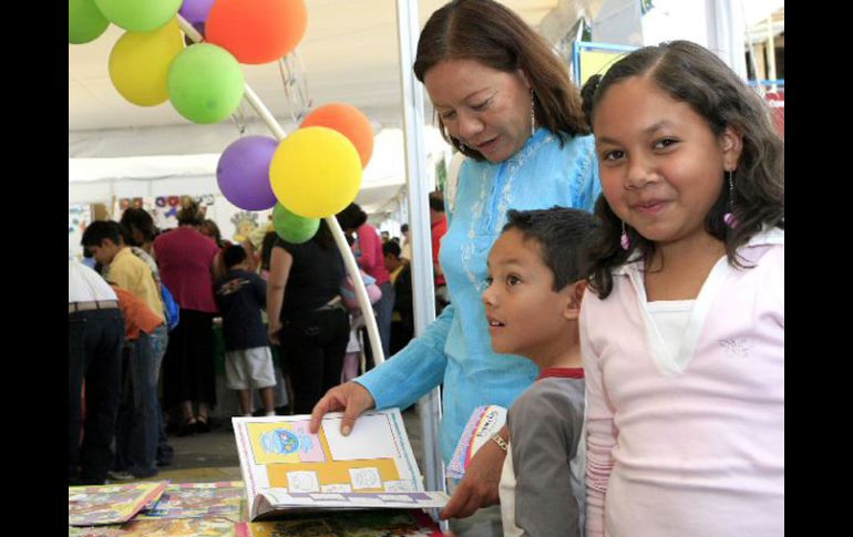 Gracias al evento miles de personas han edificado sus experiencias alrededor de los libros. ARCHIVO  /