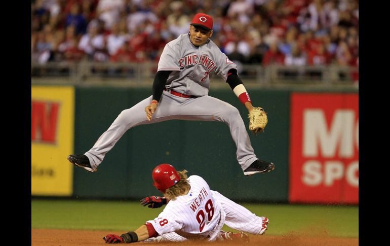 El parador en corto colombiano de los Rojos de Cincinnati, Orlando Cabrera. EFE  /