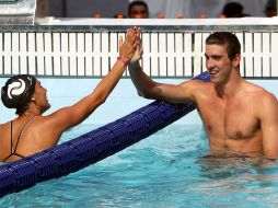 Michael Phelps (der) en su primer día de competencia en el Festival Olímpico Bicentenario. MEXSPORT  /