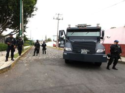 Aspecto de policías federales en un operativo de seguridad en las inmediaciones del congreso del estado de Veracruz. NTX  /