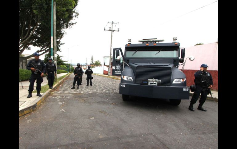 Aspecto de policías federales en un operativo de seguridad en las inmediaciones del congreso del estado de Veracruz. NTX  /