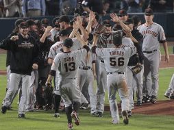 San Francisco celebra la victoria en la serie ante Atlanta. AP  /