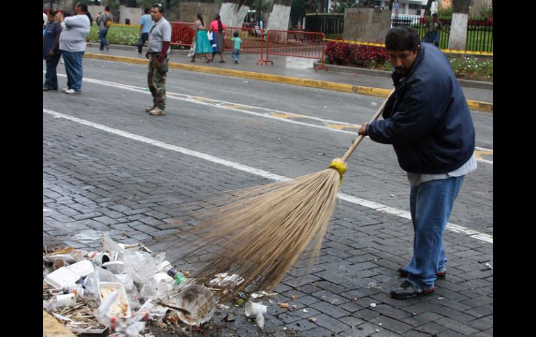 Aspecto de la limpieza de las calles del Centro Histórico tapatío. EL INFORMADOR  /