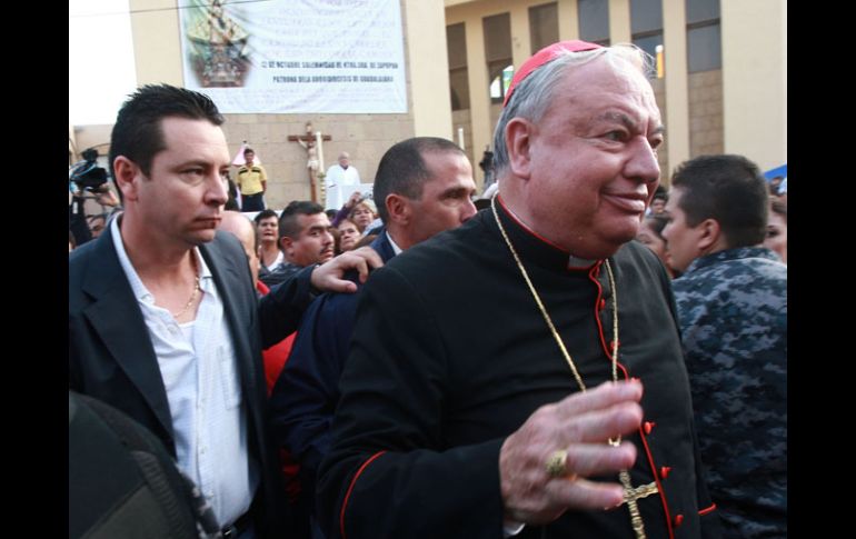 El cardenal Juan Sandoval, durante el recorrido hacia la Basílica de Zapopan. A. GARCÍA  /