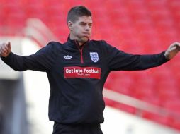 El jugador Steven Gerrard durante un entrenamiento con la Selección de Inglaterra. AFP  /