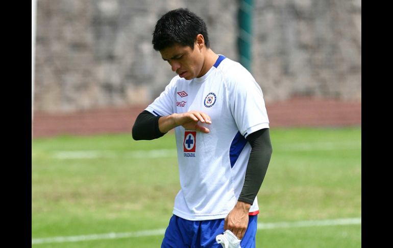 Gonzalo Pineda en el entrenamienro del Cruz azul. MEXSPORT  /