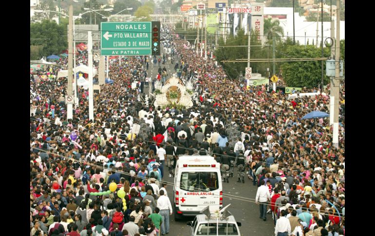 Autoridades de Zapopan y Guadalajara estiman una asistencia de un millón 800 mil fieles en la edición 2010 de la Romería. E. BARRERA  /