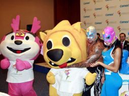 Las Mascotas Panamericanas Huichi y Leo amenizaron la presentación oficial del patrocinio de Comex. E. PACHECO  /