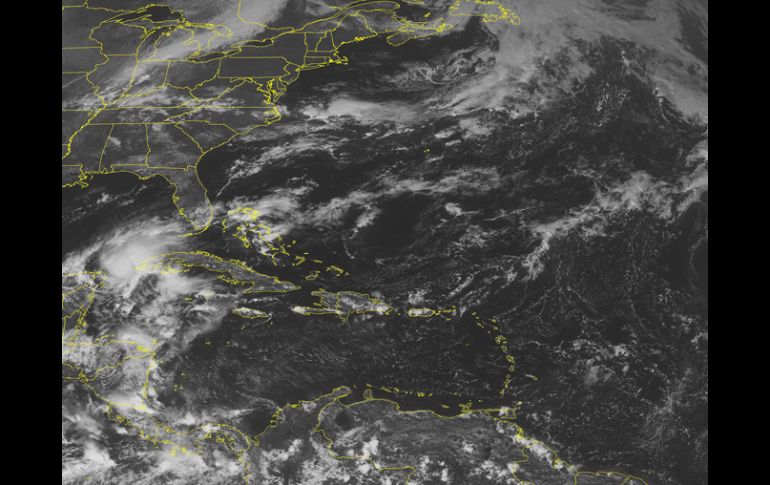 Los pronósticos son que el huracán se aproxima rápidamente a la isla. AP  /