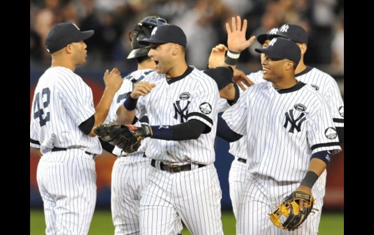 Los jugaodres de los Yanquis de Nueva York en su victoria ante los Mellizos de Minnesota. EFE  /