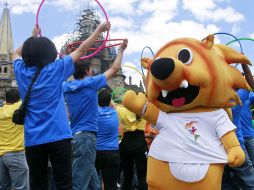 Las mascotas panamericanas se encargan de animar a los tapatíos. EL INFORMADOR  /