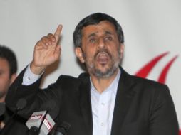 El presidente iraní, Mahmoud Ahmedinejad, da un discurso en una manifestación organizada por Hizbulá. EFE  /