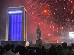 Con fuegos artificiales se celebró el arranque de la cuenta regresiva en La Minerva. S. NÚÑEZ  /