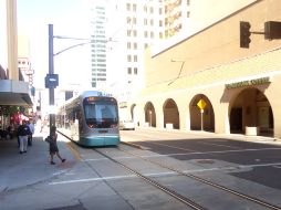 Tren del Metro Valley en la ciudad de Phoenix, Arizona, a donde acudieron autoridades zapopanas para conocer el sistema. ESPECIAL  /