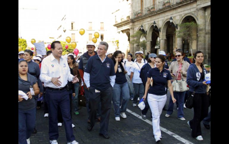 En la caminata por una vida sana, el secretario de Salud dijo que el virus de la influenza estacional se anticipó un poco. E. PACHECO  /