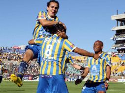 Los jugadores tuneros festejan el triunfo ante  gallos. MEXSPORT  /