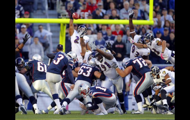 Imagen del gol de campo de Gostkowski que mandó el juego a tiempo extra. REUTERS  /