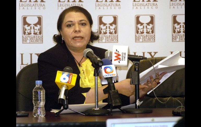 La legisladora perredista Olga Araceli Gómez Flores asevera que sí solicitó información sobre la Vía Express. ESPECIAL  /