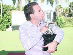 Guillermo Silva, quien representa al Guadalajara Country Club, quedó campeón con 203 golpes totales. ESPECIAL  /