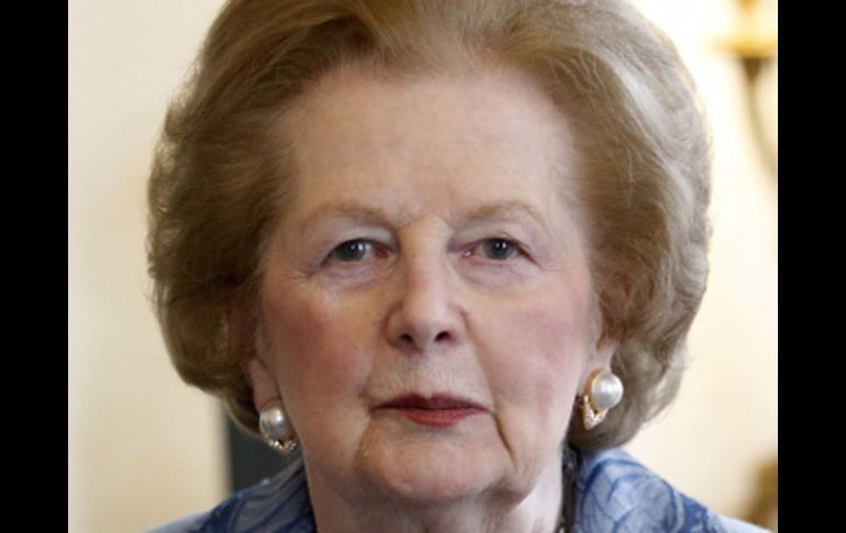 Thatcher redujo sus apariciones públicas  tras sufir leves apoplejías en 2002. REUTERS  /