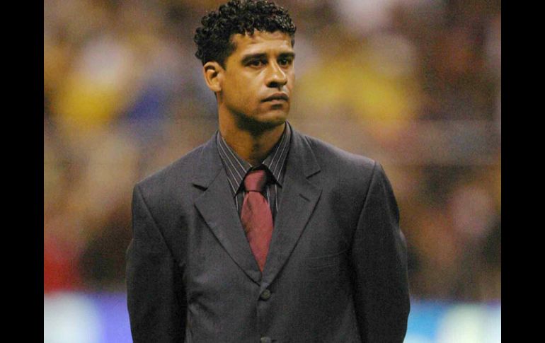 Frank Rijkaard no pudo poner al Galatasay en los primeros lugares del futbol turco. MEXSPORT  /