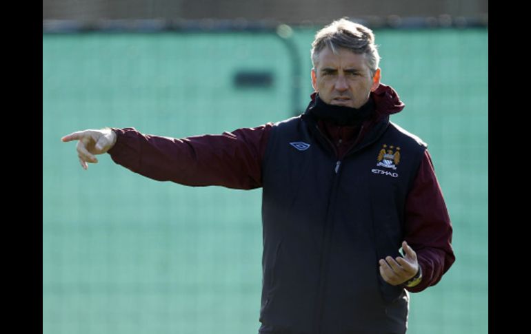 El técnico del Manchester City, Roberto Mancini durante un entrenamiento. REUTERS  /