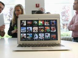 Las MacBook Air tienen un monitor de 33.8 cm y 1.73 cm en su punto más ancho. AFP  /