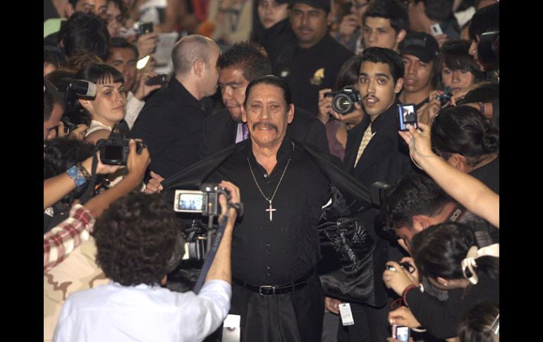 Dany Trejo al arribo de la alfombra roja en el Festival Internacional de cine de Morelia 2010. S. NUÑEZ  /