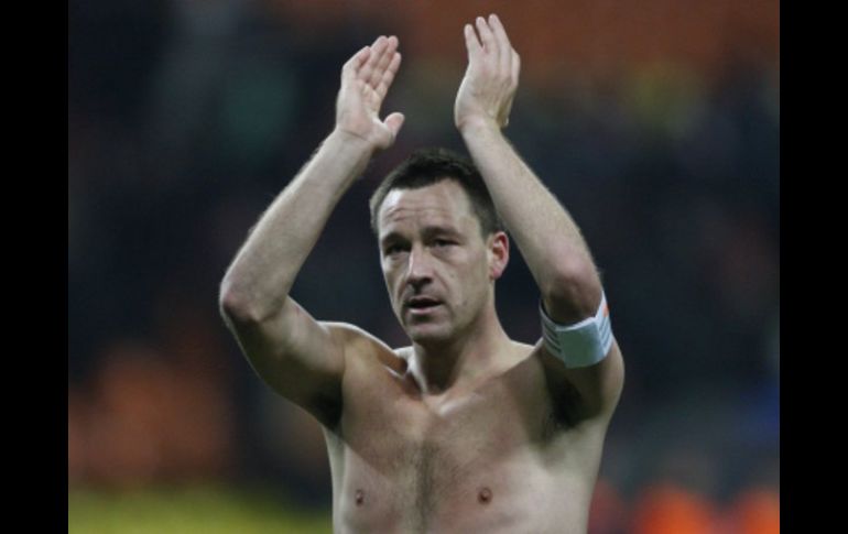 John Terry aplaude la decisión de Rooney de salir del ManU y espera que se integre al Chelsea. AP  /