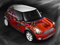 El MINI hatchback que diseñó Diane Von Furstenberg, es una mezcla  de feminidad y sensualidad. BMW  /