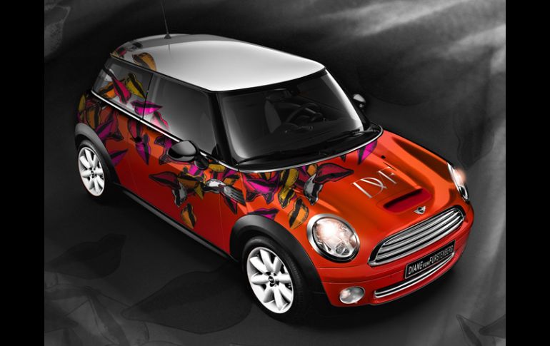 El MINI hatchback que diseñó Diane Von Furstenberg, es una mezcla  de feminidad y sensualidad. BMW  /