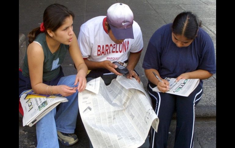 El desempleo afecta más a los jóvenes estudiantes que no encuentran un trabajo que les permita seguir estudiando. EL INFORMADOR  /