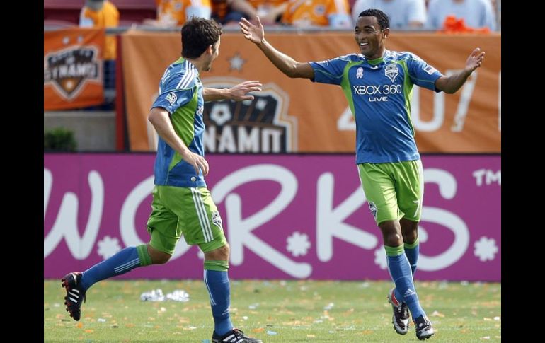 Los Sounders de Seattle festejan su único gol del partido ante el Dynamo de Houston. AFP  /