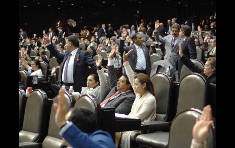 La Cámara de Diputados aprobó, después de más de seis horas de sesión, la Ley de Ingresos de la Federación para 2011. SUN  /