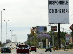 Los espectaculares en periférico son responsbailidad del Gobierno del Estado. ARCHIVO  /