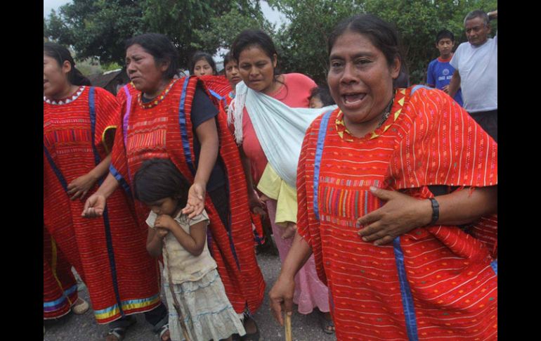 Un grupo de mujeres triquis de San Juan Copala protestan contra la violencia en la región. NTX  /