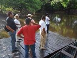 Autoridades visitan la comunidad de La Unión, ubicada frente al Río Hondo, el cual aún no representa ningún peligro. EL UNIVERSAL  /