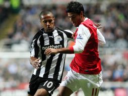 Carlos Vela jugó 70 minutos con el Arsenal en al Carling Cup. AP  /