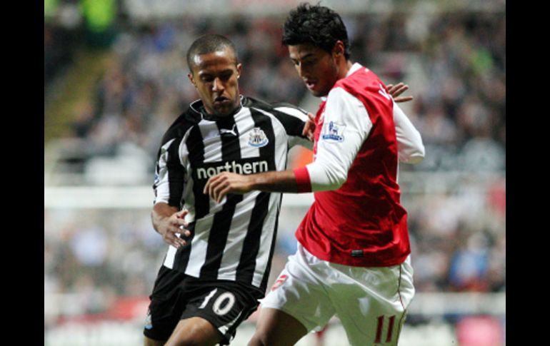 Carlos Vela jugó 70 minutos con el Arsenal en al Carling Cup. AP  /