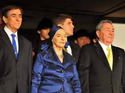 Alonso encabezó junto el presidente Raúl Castro la gala inaugural de festival. EFE  /