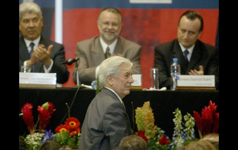 Debido a su gran trayectoria el escritor es acreedor al 'Premio Nobel de  Literatura'. ARCHIVO  /