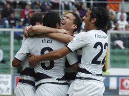 Los jugadores del Lazio festejando su triunfo ante Palermo. EFE  /